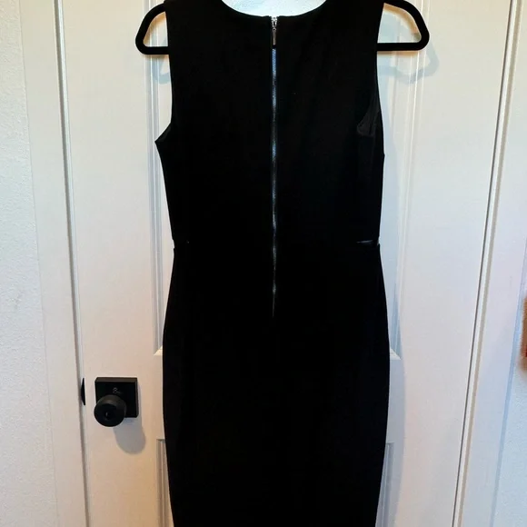 Black cocktail dress - Picture 3 of 4